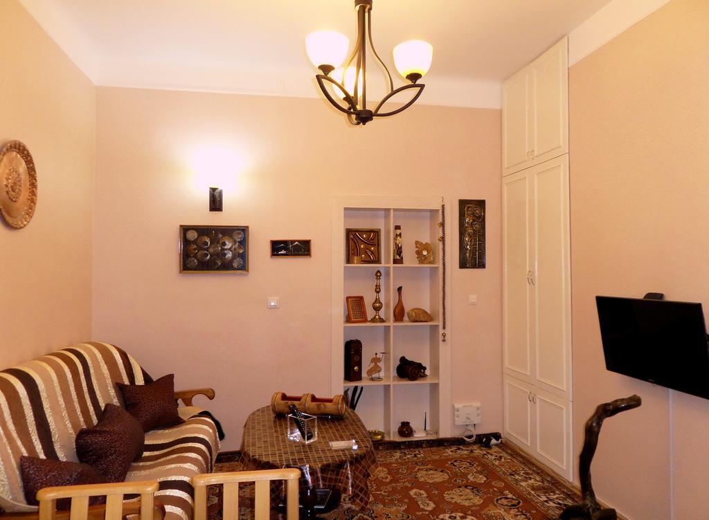 Ara & Gaya Аpartment Apartment Yerevan Exterior photo