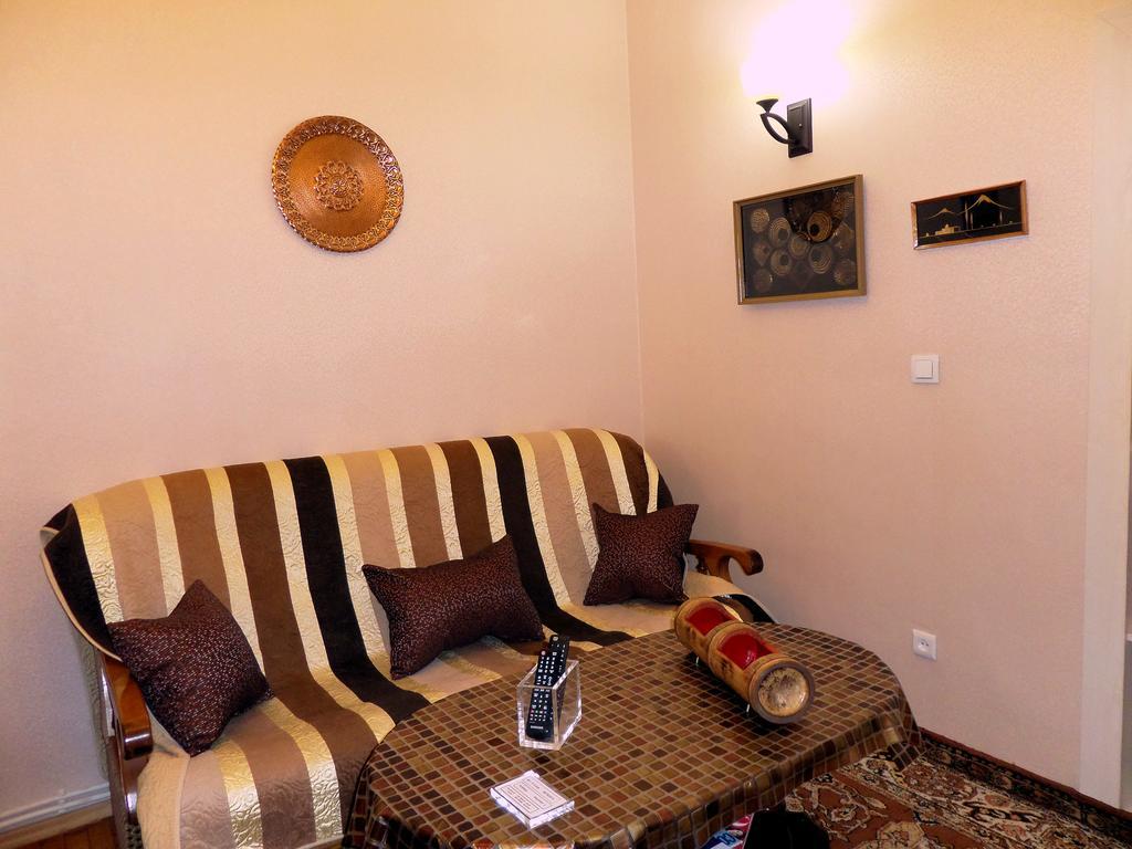 Ara & Gaya Аpartment Apartment Yerevan Exterior photo