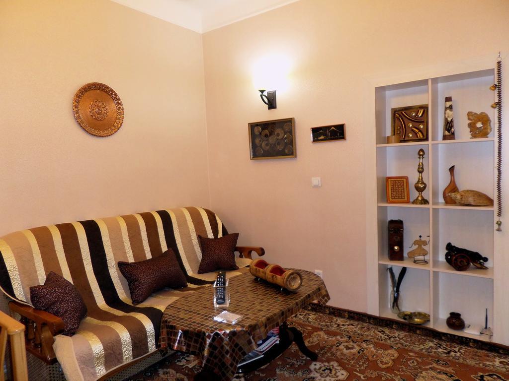 Ara & Gaya Аpartment Apartment Yerevan Exterior photo