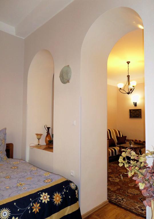 Ara & Gaya Аpartment Apartment Yerevan Exterior photo
