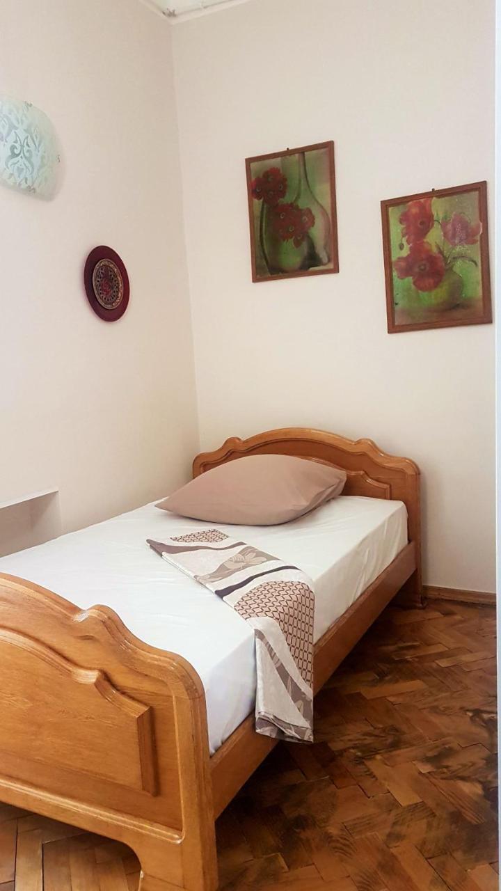 Ara & Gaya Аpartment Apartment Yerevan Exterior photo